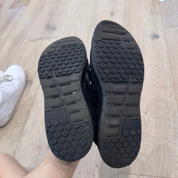 Shoescrews Everlight (Shoes for Crews) Sneakers - Picture 8 of 8